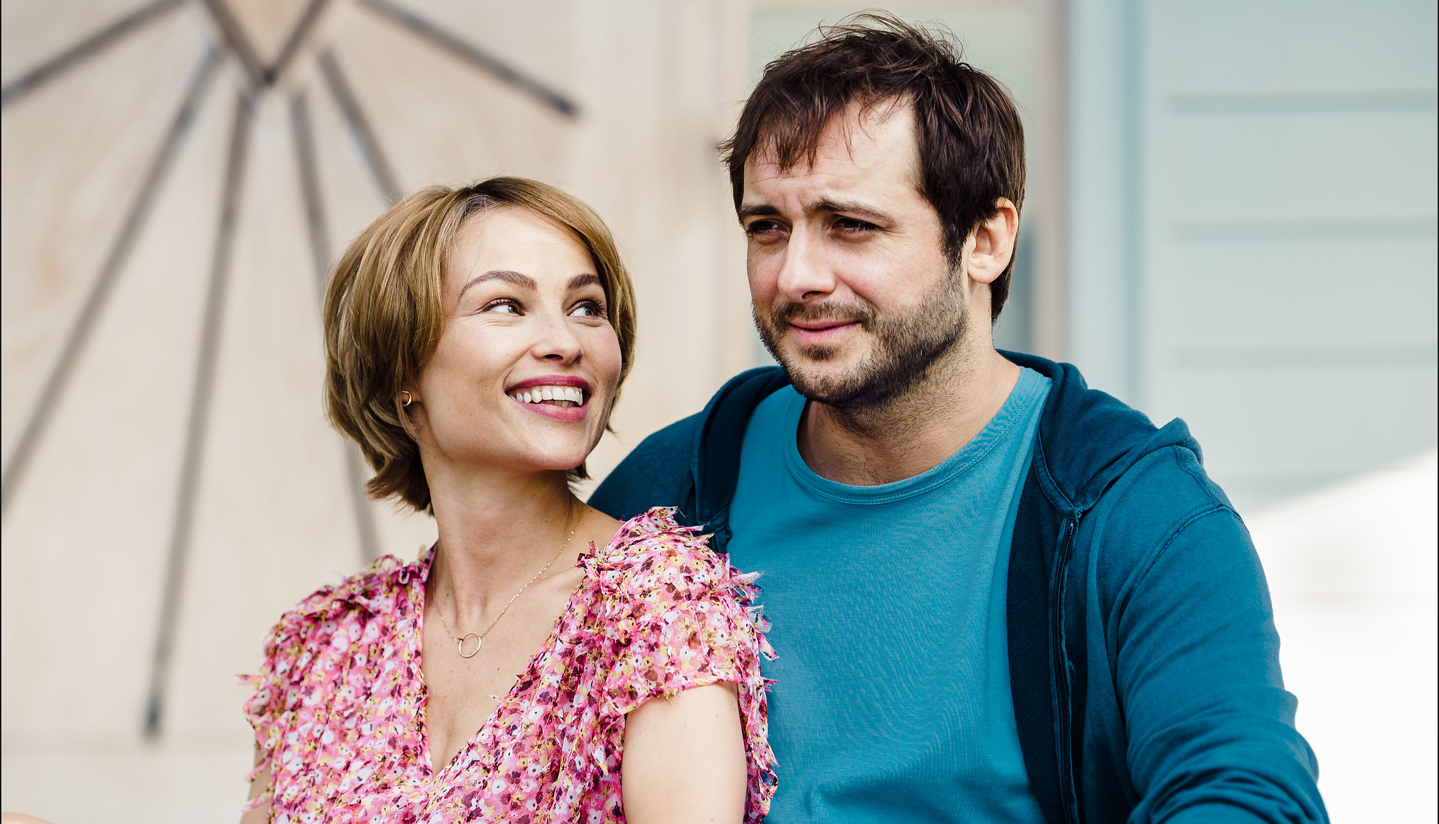     Szczęścia chodzą parami - komedia romantyczna na przekór oczekiwaniom w dobie pandemii [RELACJA Z PLANU]